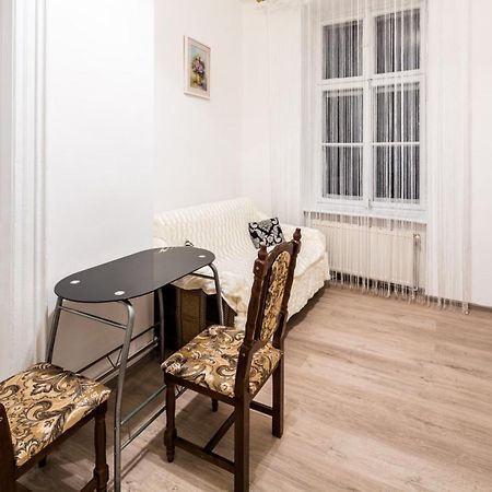 Apartament On Franka Street Apartment Lviv Exterior photo