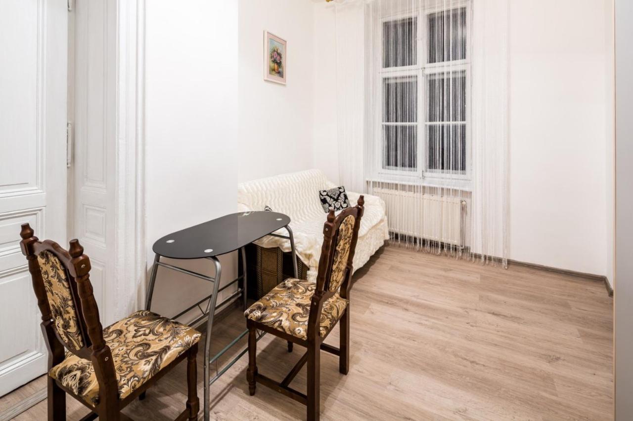 Apartament On Franka Street Apartment Lviv Exterior photo